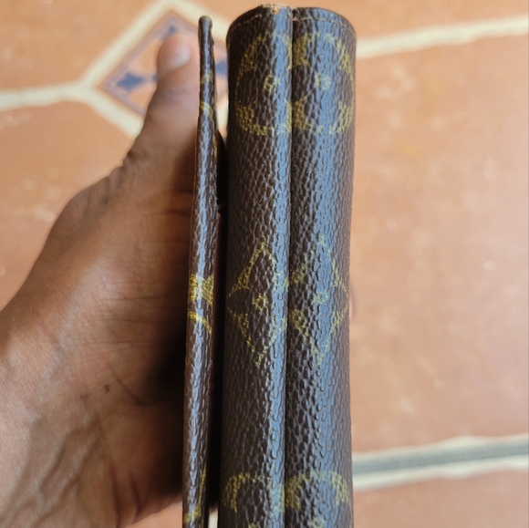 Louis vuitton foldable wallet - Picture 9 of 9